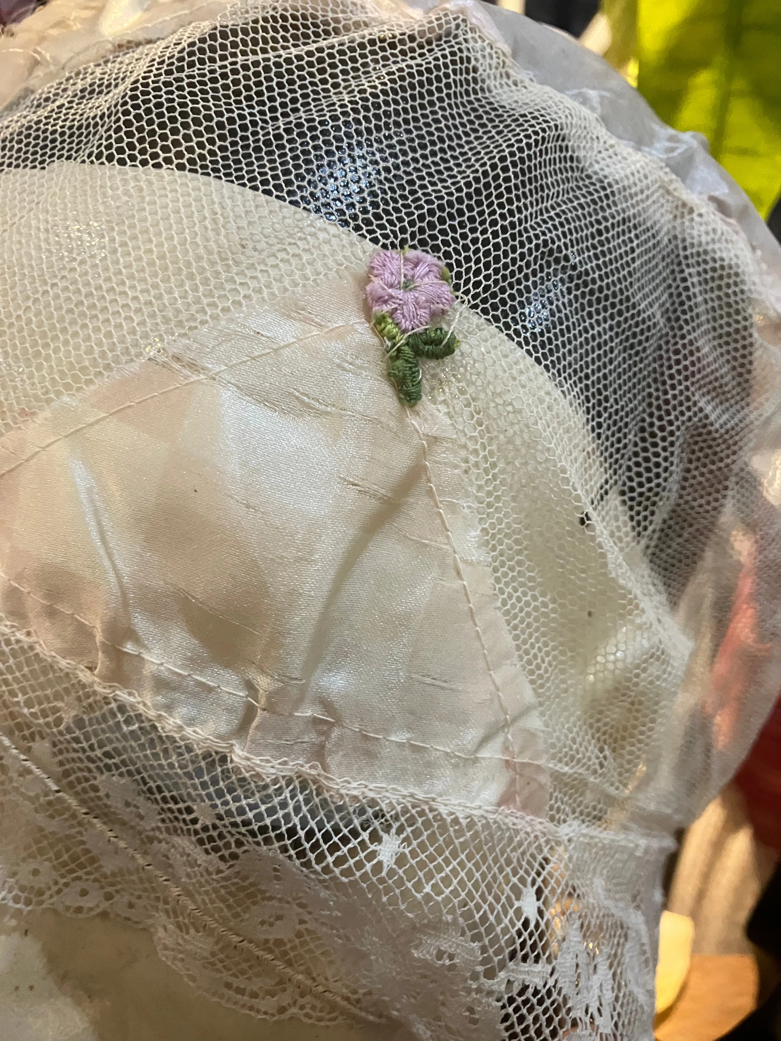 Antique Cream and Lavender Night Cap