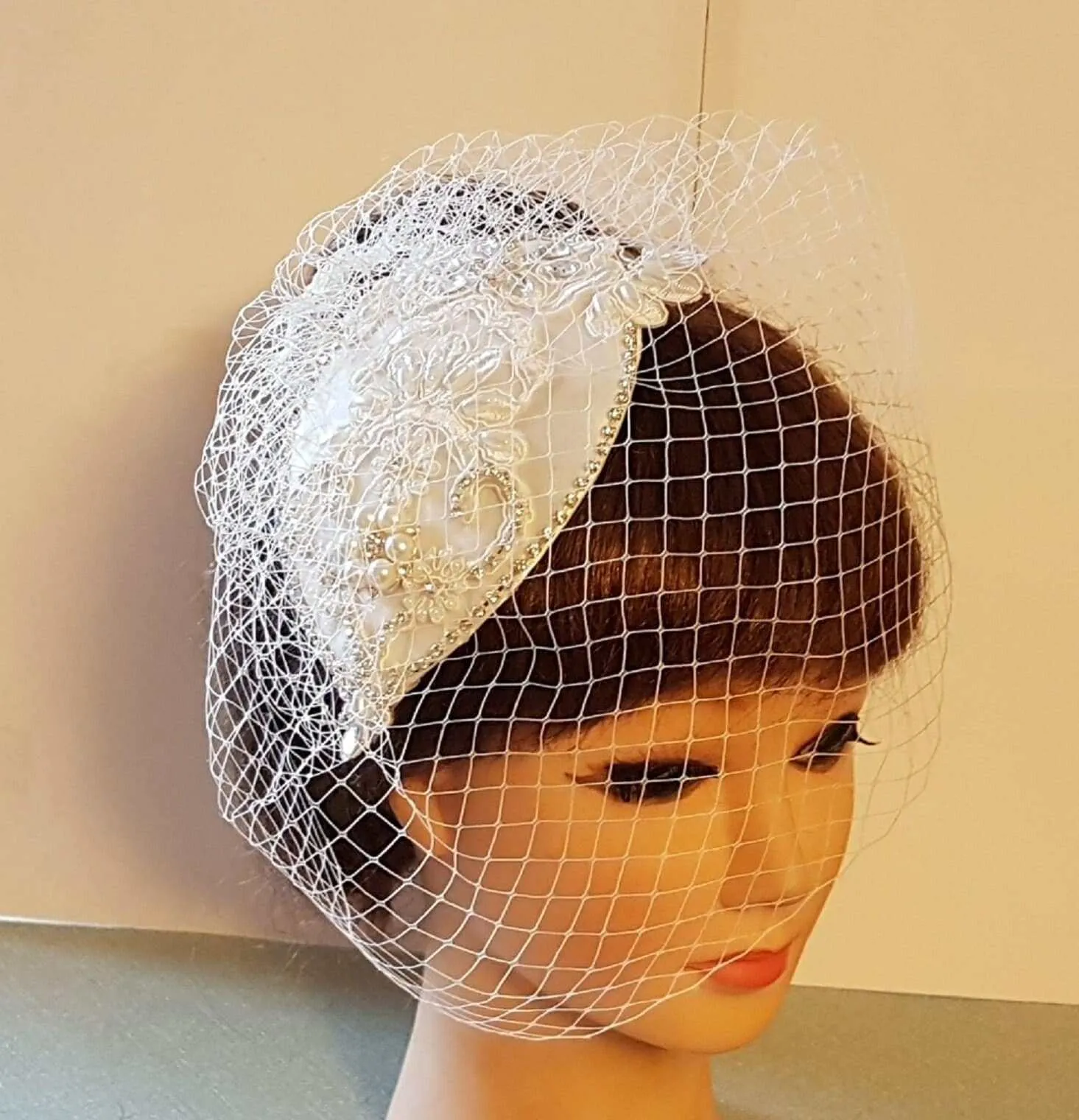 Birdcage veil Hat & fascinator White Ivory - ELEGANCEFASCINATOR