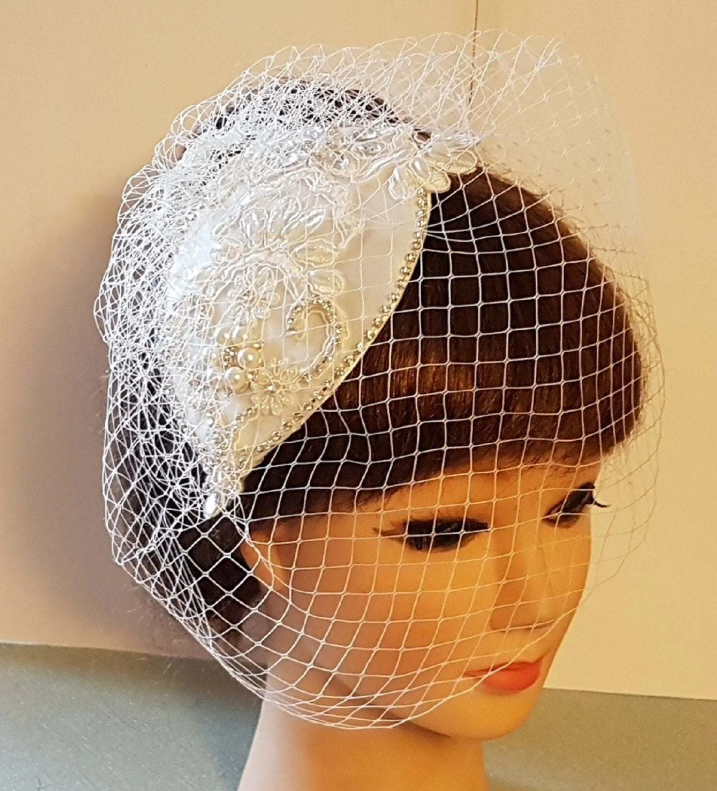 Birdcage veil Hat & fascinator White Ivory - ELEGANCEFASCINATOR