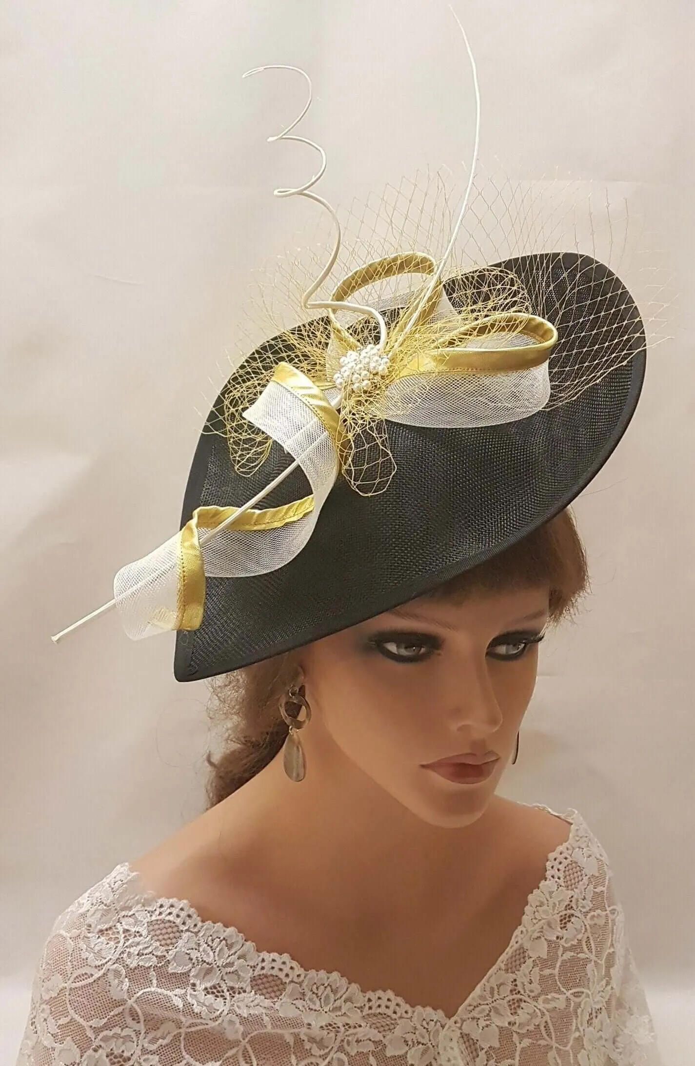 BLACK & GOLD Hat Fascinator Wedding TeaParty hat Mother of the Bride hat