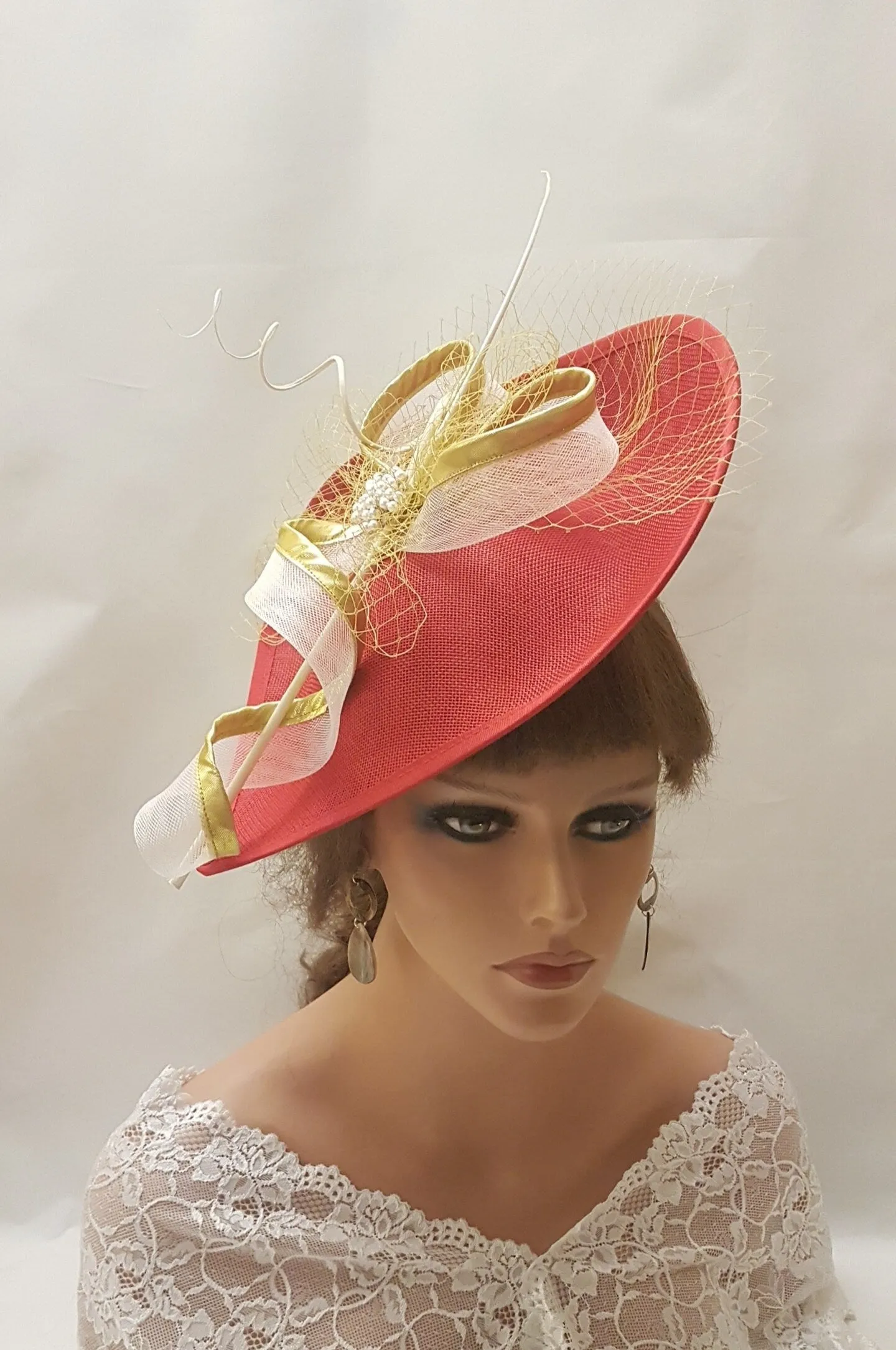 BLACK & GOLD Hat Fascinator Wedding TeaParty hat Mother of the Bride hat