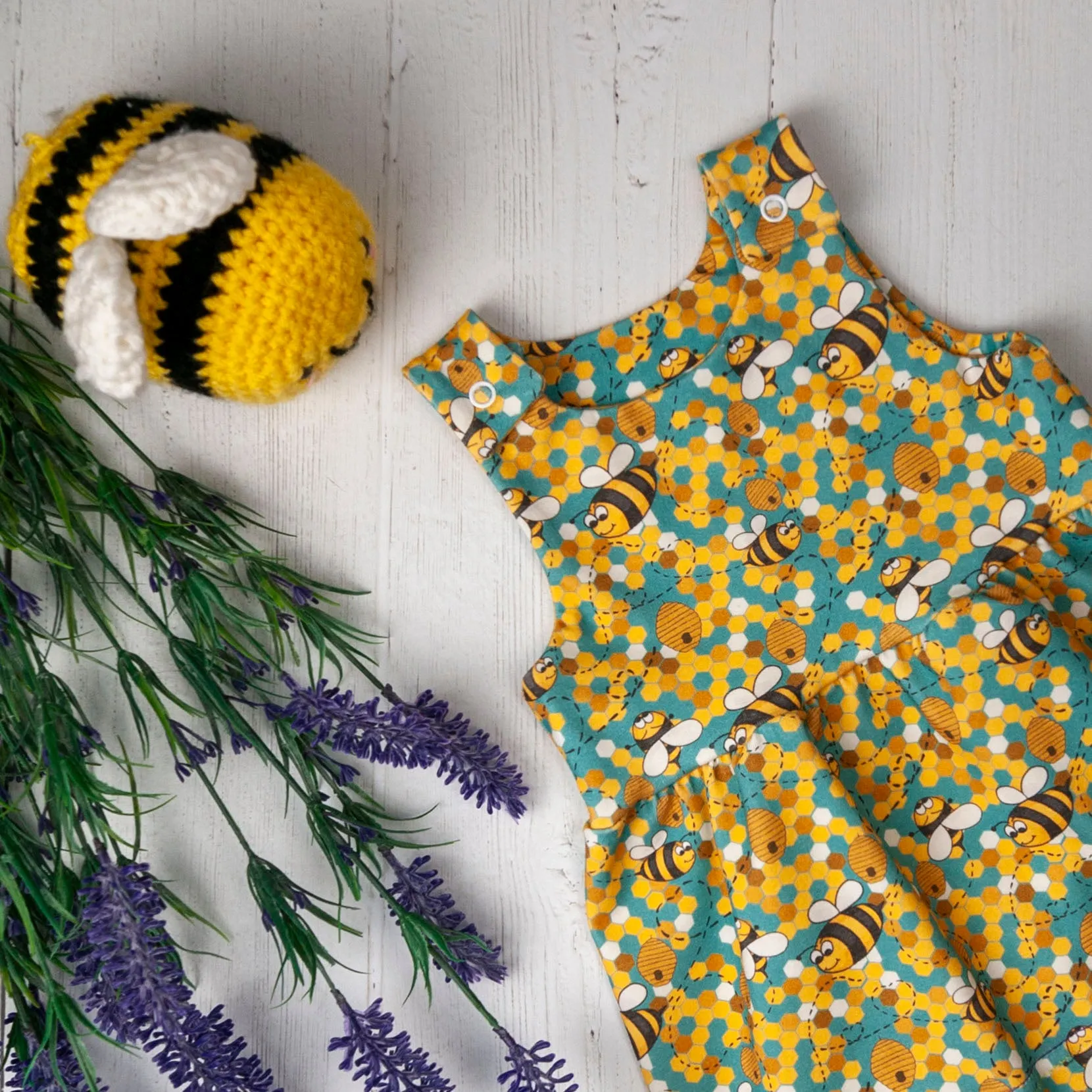 Busy Bees Pinafore