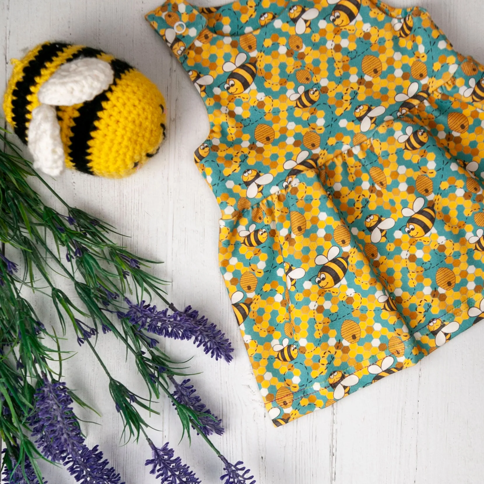 Busy Bees Pinafore