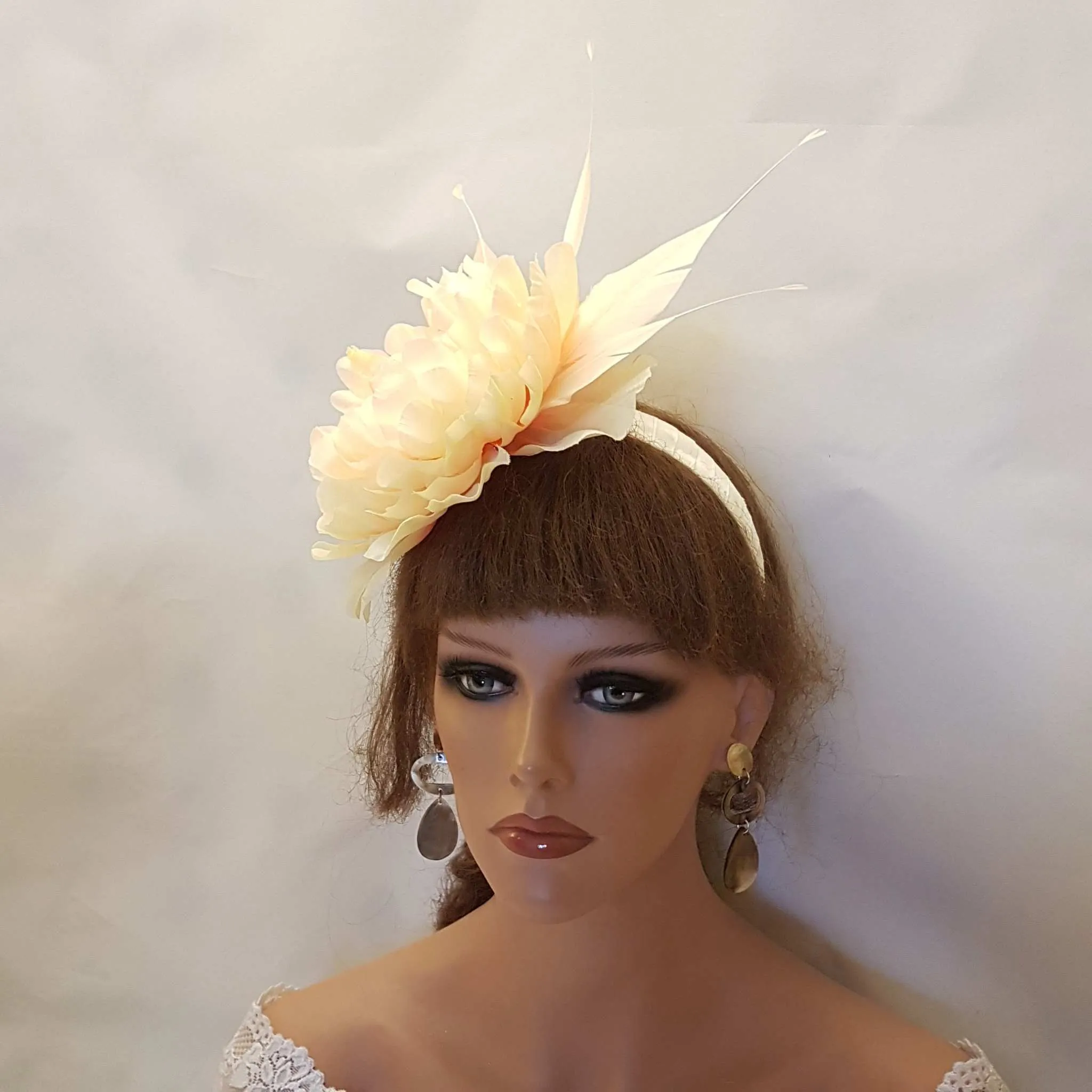 Elegant Floral Fascinator Headband with Cream Peach Flower & Feathers Headpiece for Wedding, Races,and Special Occasions Handmade Accessory