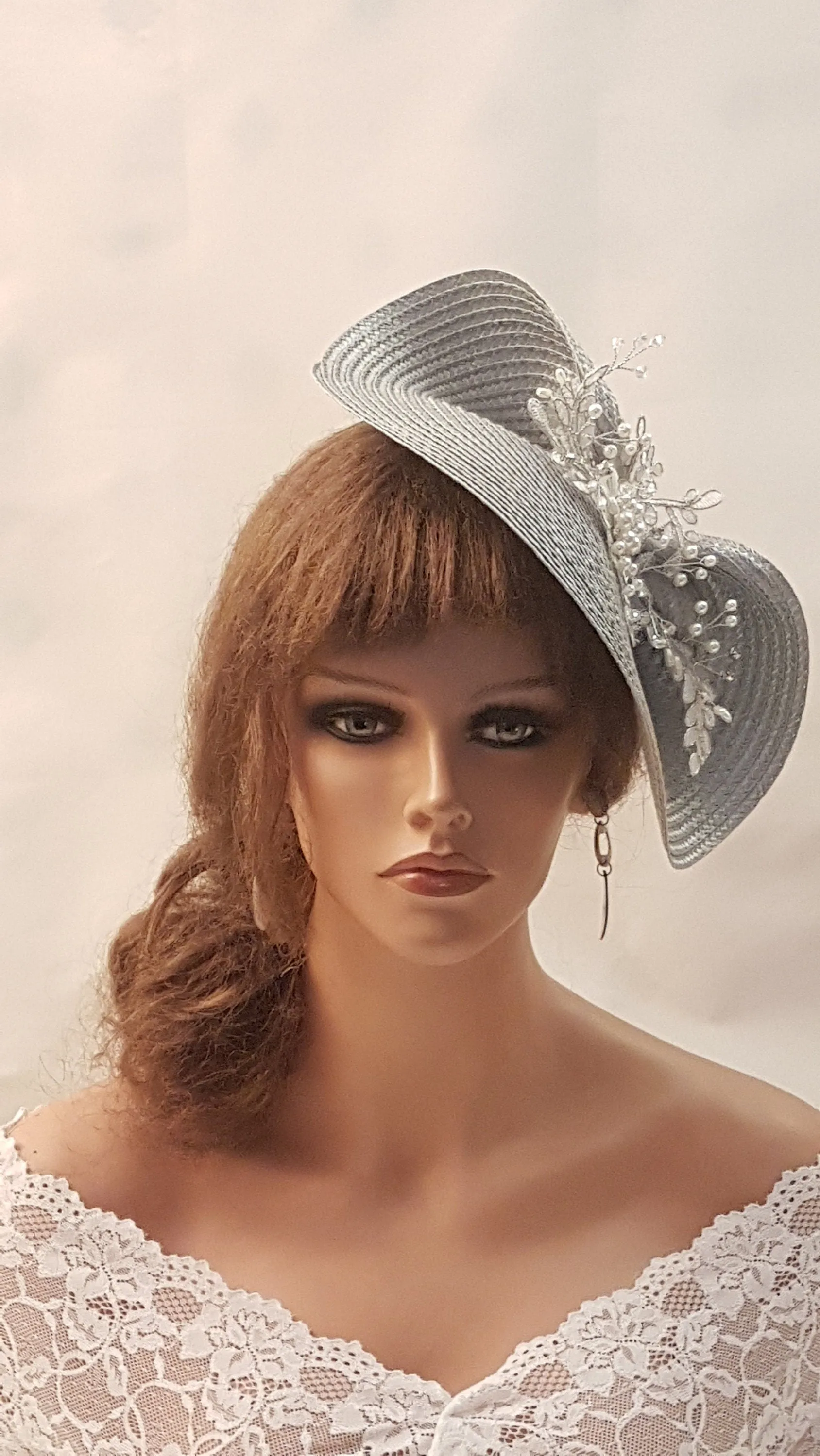 Grey FASCINATOR #PALE GREY hatinator Unique Weddding Headdress Derby Royal Ascot hat Wedding Church Mother of the Bride Cocktail headpiece