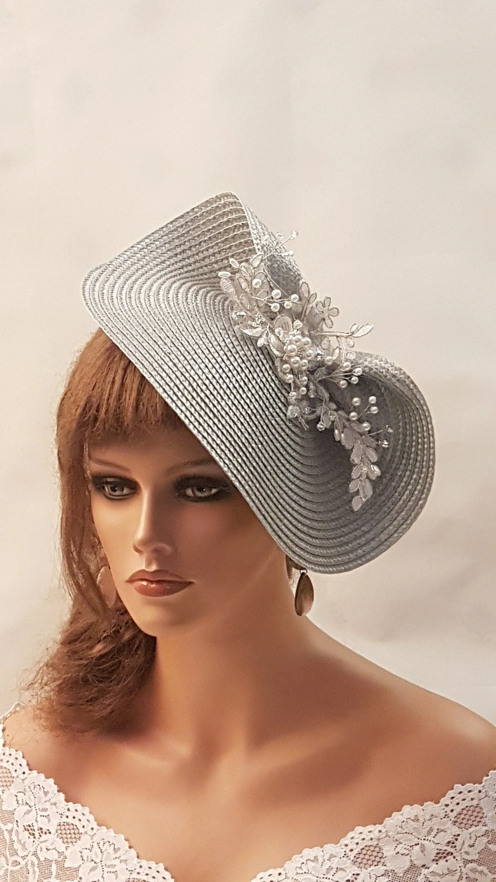 Grey FASCINATOR #PALE GREY hatinator Unique Weddding Headdress Derby Royal Ascot hat Wedding Church Mother of the Bride Cocktail headpiece