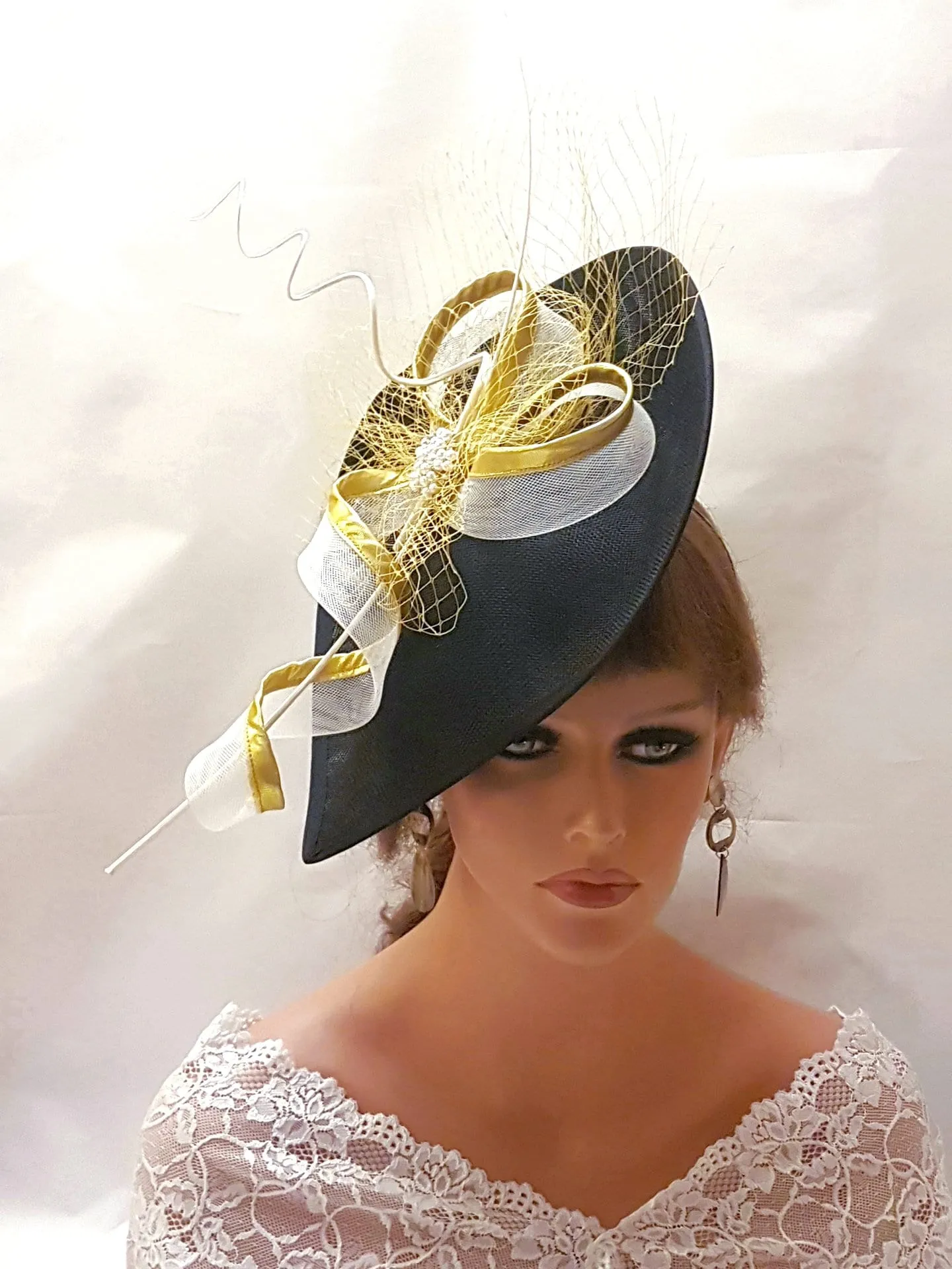 RED & GOLD Hat Fascinator Long Quill Feather Gold French Netting Wedding Ceremoney Hatinator Cocktail Ascot Mother of bride Groom Hatinator
