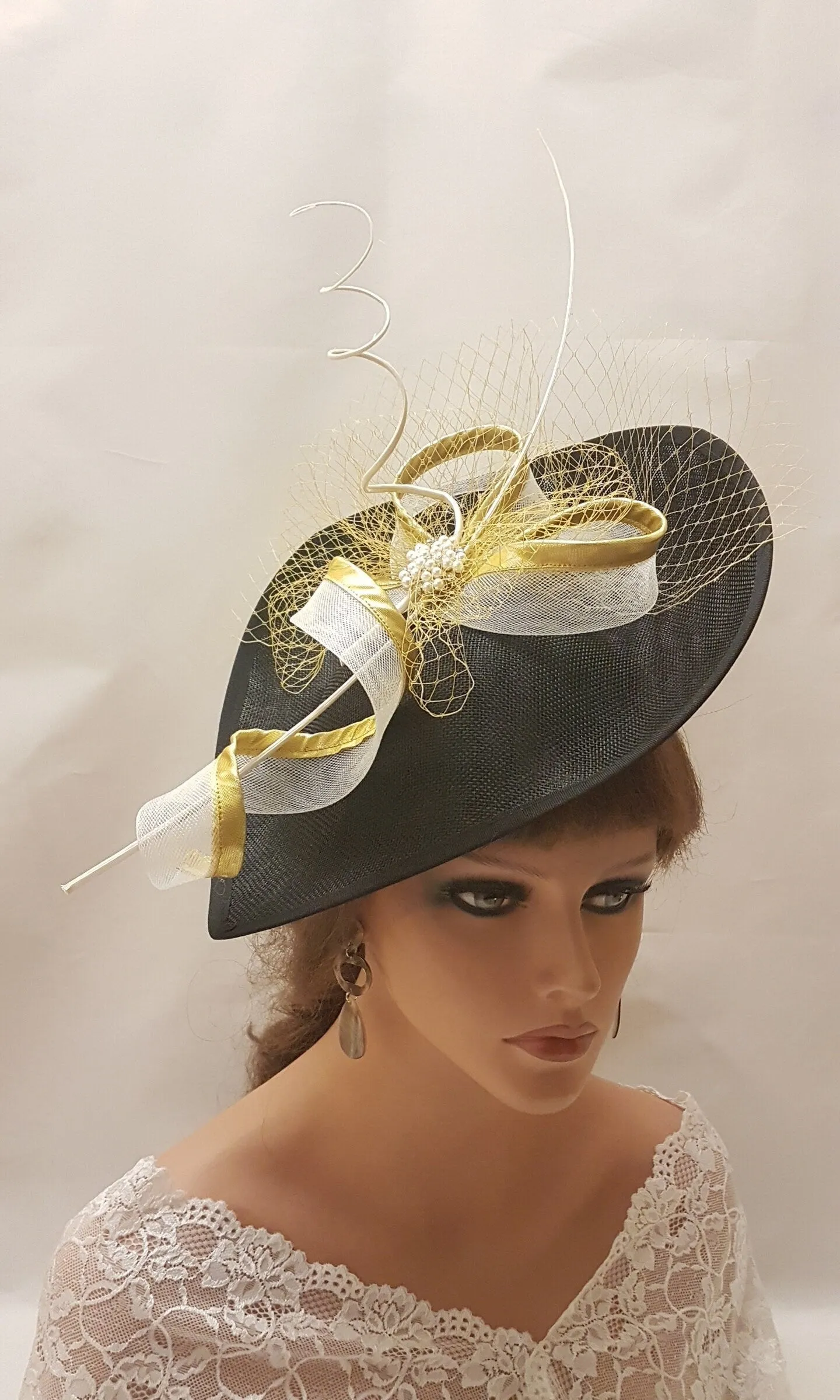 RED & GOLD Hat Fascinator Long Quill Feather Gold French Netting Wedding Ceremoney Hatinator Cocktail Ascot Mother of bride Groom Hatinator