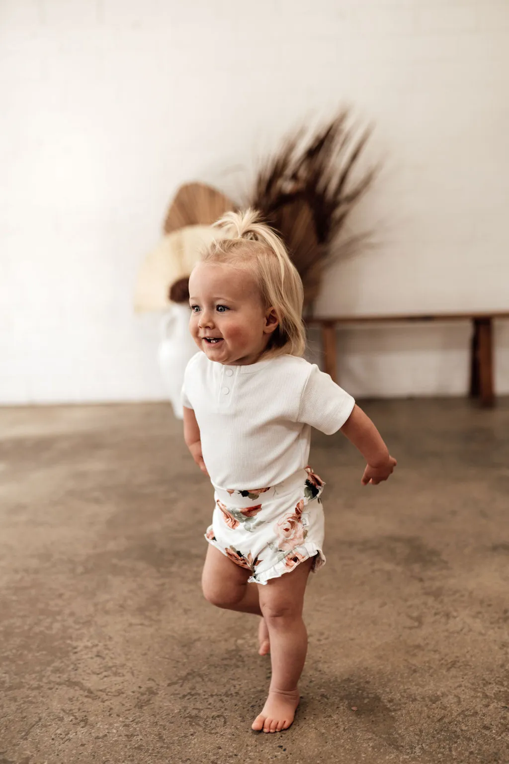 Snuggle Hunny Organic Ribbed Short Sleeve Bodysuit - Milk