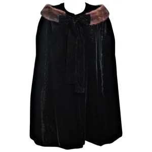 VINTAGE Circa 1950s Black Velvet Cape, Mink Trim Size Medium