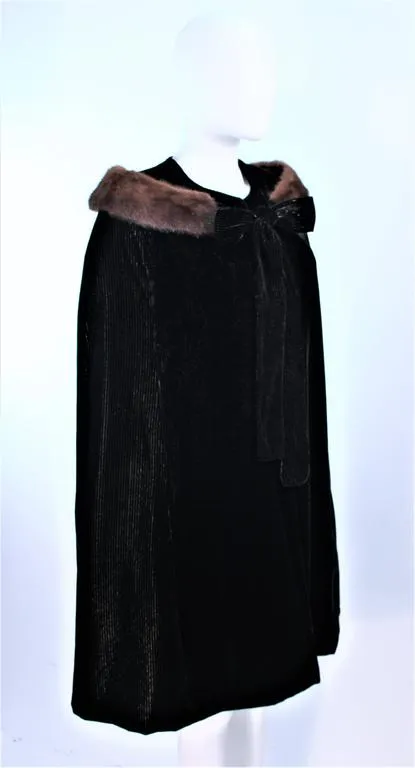 VINTAGE Circa 1950s Black Velvet Cape, Mink Trim Size Medium