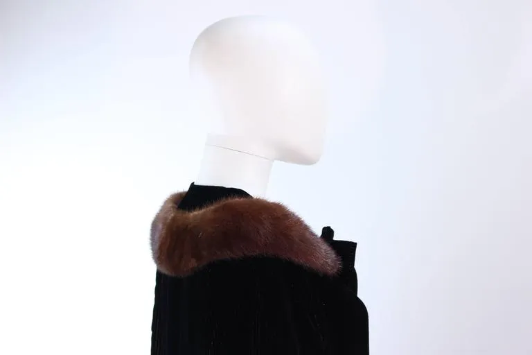 VINTAGE Circa 1950s Black Velvet Cape, Mink Trim Size Medium
