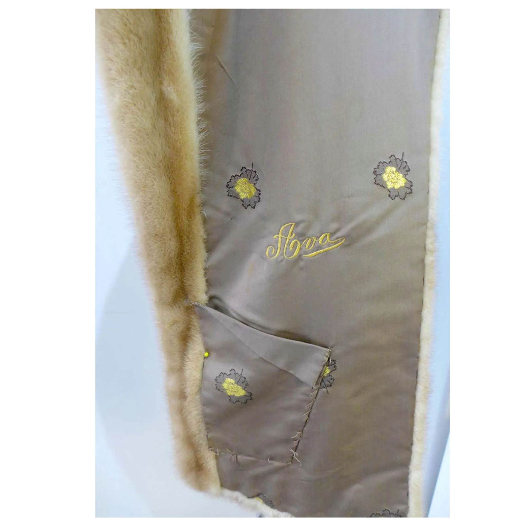 VINTAGE Custome Ava Blonde Mink Fling