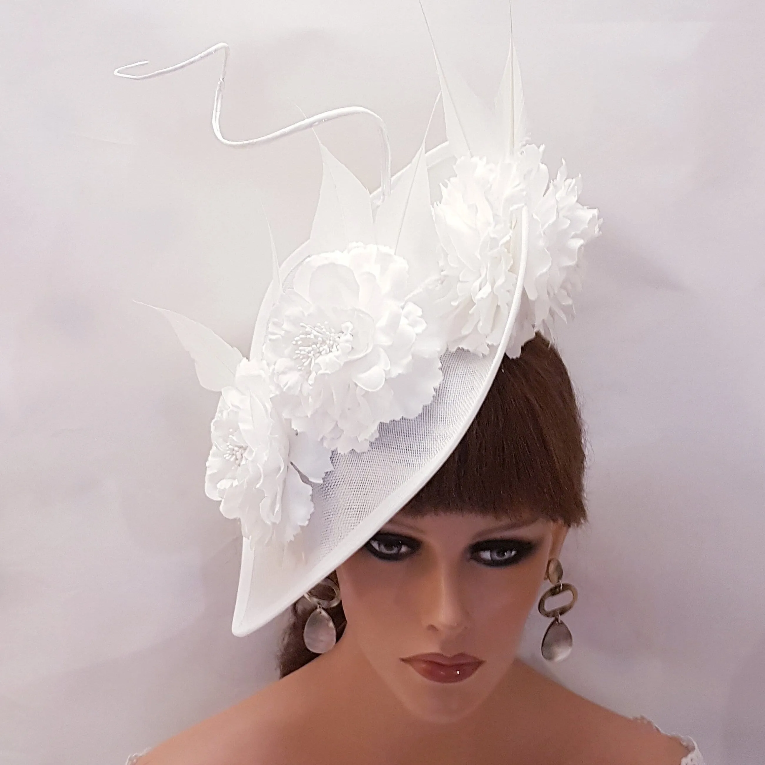 WHITE HAT FASCINATOR  Feather Flower Large teardrop hat Race Cocktail Wedding Ascot Party Hat Fascinator Mother of bride/Groom hatinator