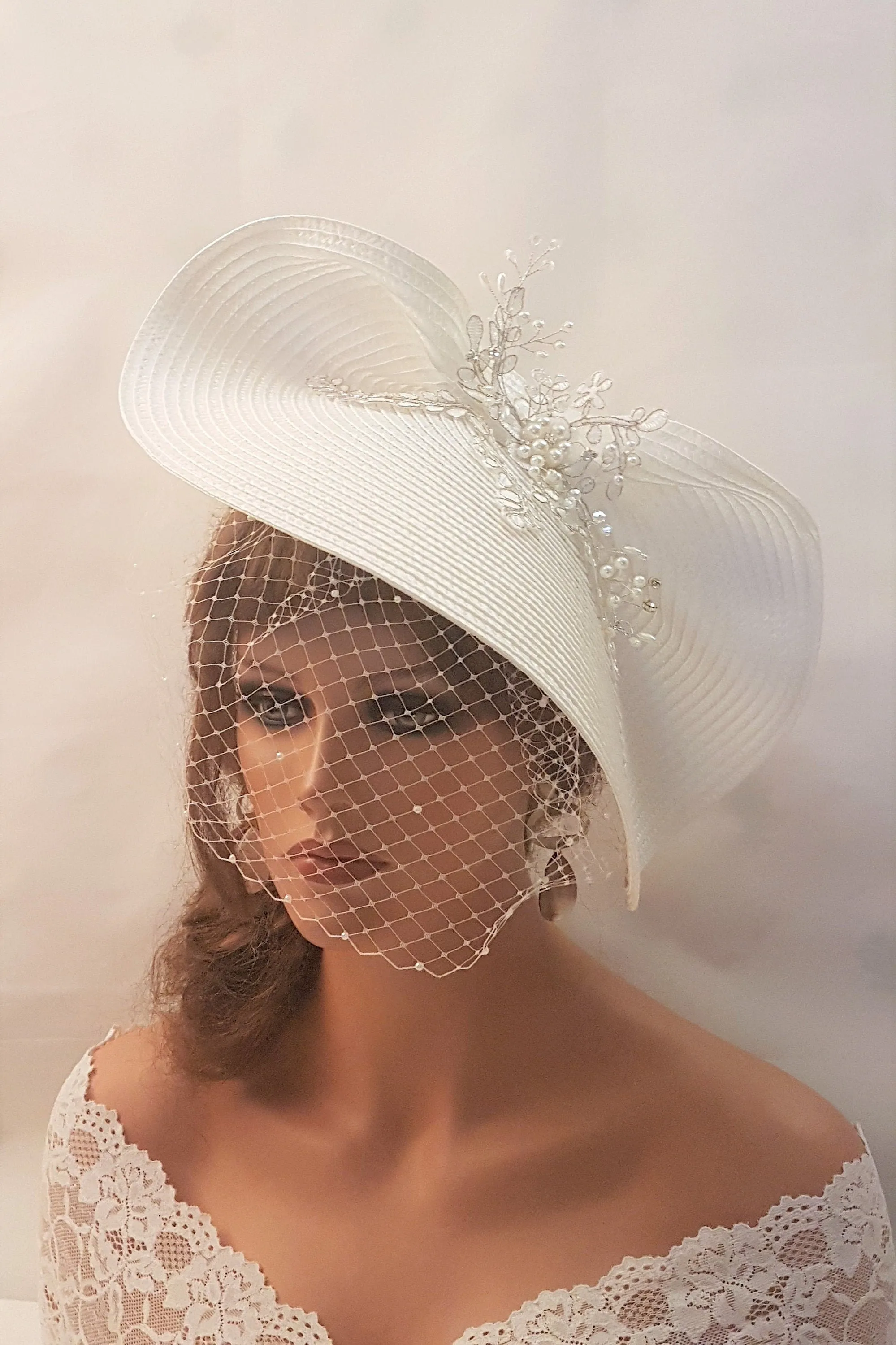 White Wedding fascinator Hat #White Birdcage Veil Bridal Headpiece. Modern Weddding Headdress. Derby Royal Ascot hat Church Mother of Bride hat - ELEGANCEFASCINATOR