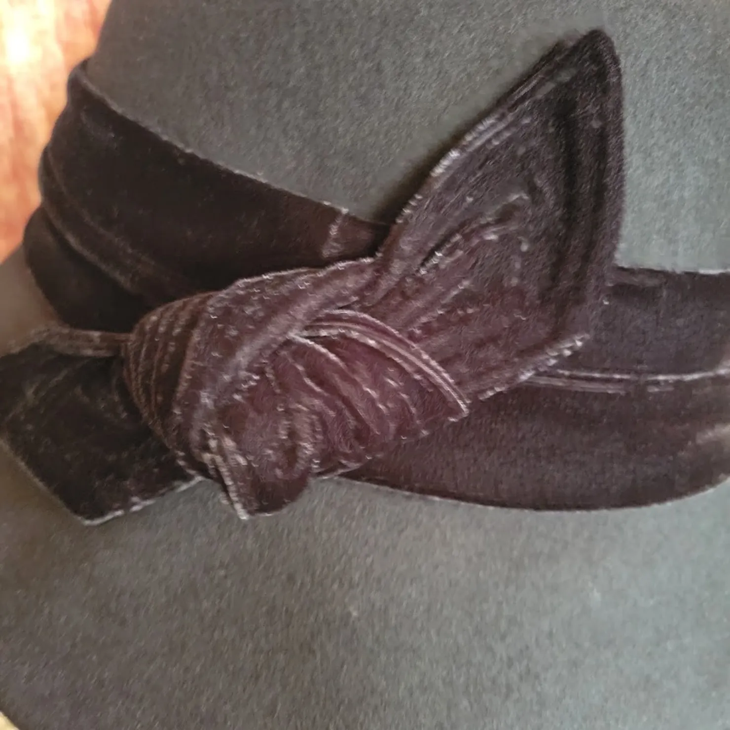 Women's "Cloche Hat w/ Velvet Bow" by Scala   LF170